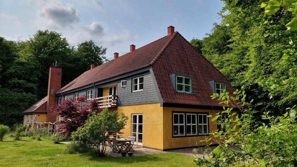 Kongsø er oprindeligt en sommerresidens fra 1899. Nu er det vores kursussted og hjem